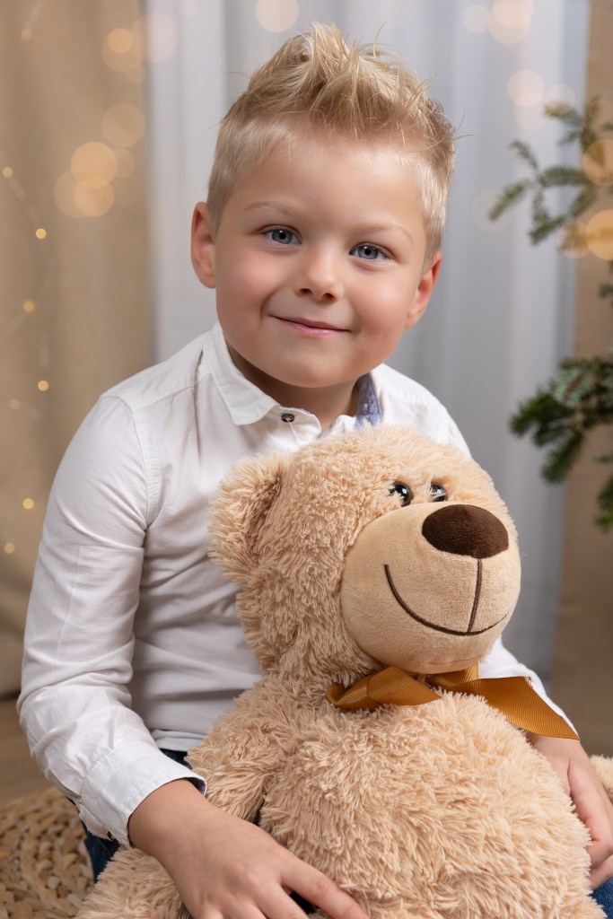 božično fotografiranje, družinsko fotografiranje, fotograf, fotografiranje, fotograf Ljubljana, fotograf okolica Ljubljane, fotograf Vrhnika, foto studio, fotostudio, božično fotografiranje 2024